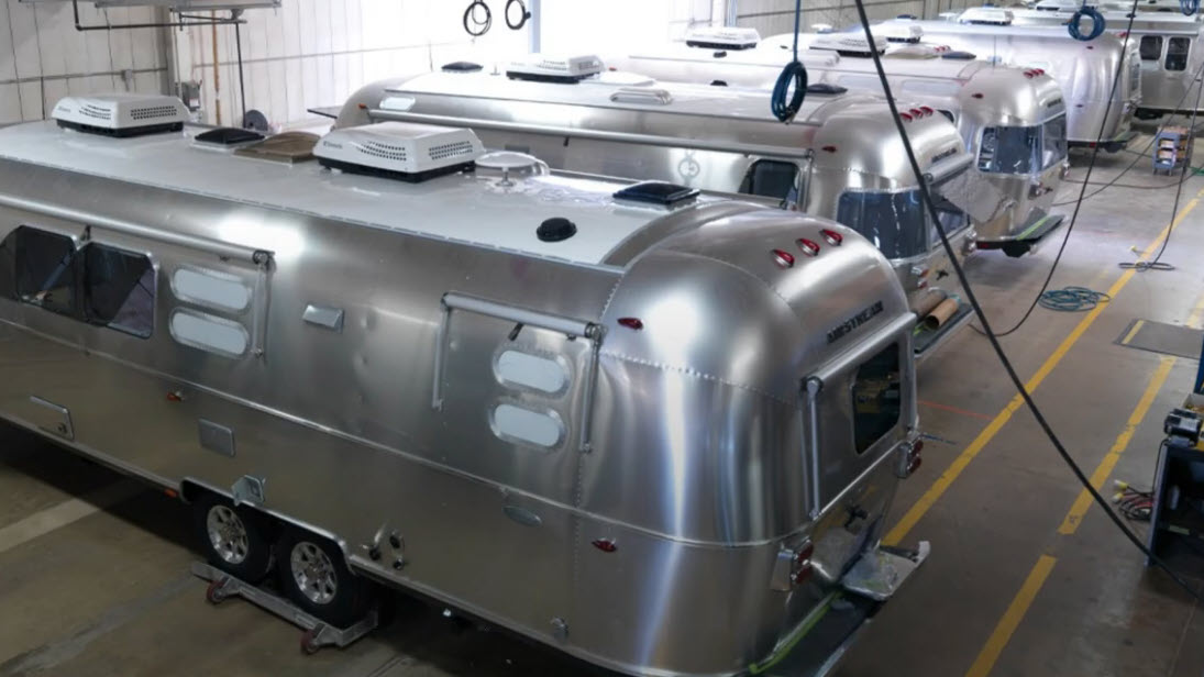 Travel Trailer Brands – Airstream vs Jayco vs Winnebago: Which is Right for You?